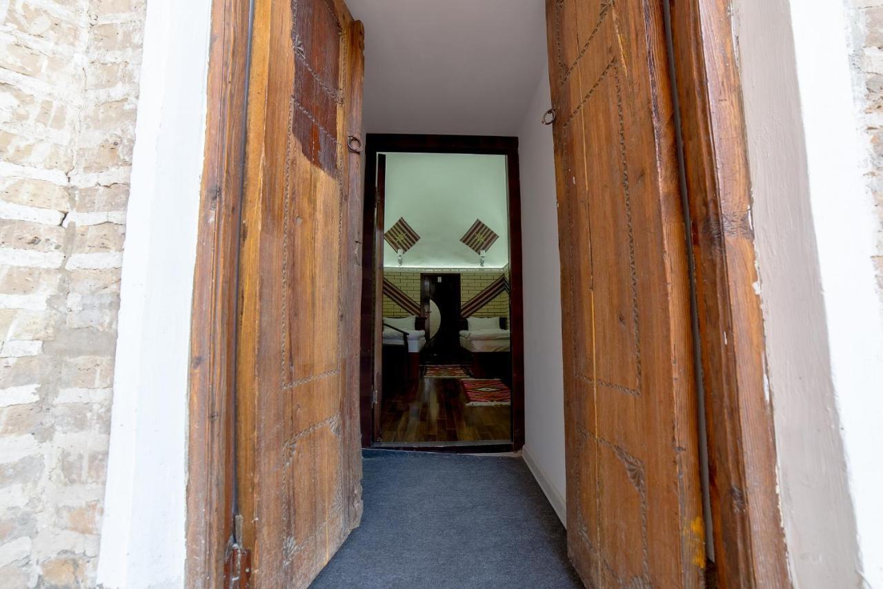 Feruzkhan Hotel - Madrassah Mohammed Rakhim Khan 1871 Khiva Luaran gambar
